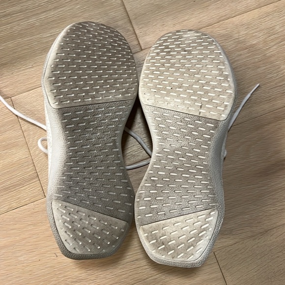 All Birds Men’s Shoe - Picture 3 of 5